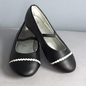 Maggie & Zoe Black Mary Jane Flats Size 10
